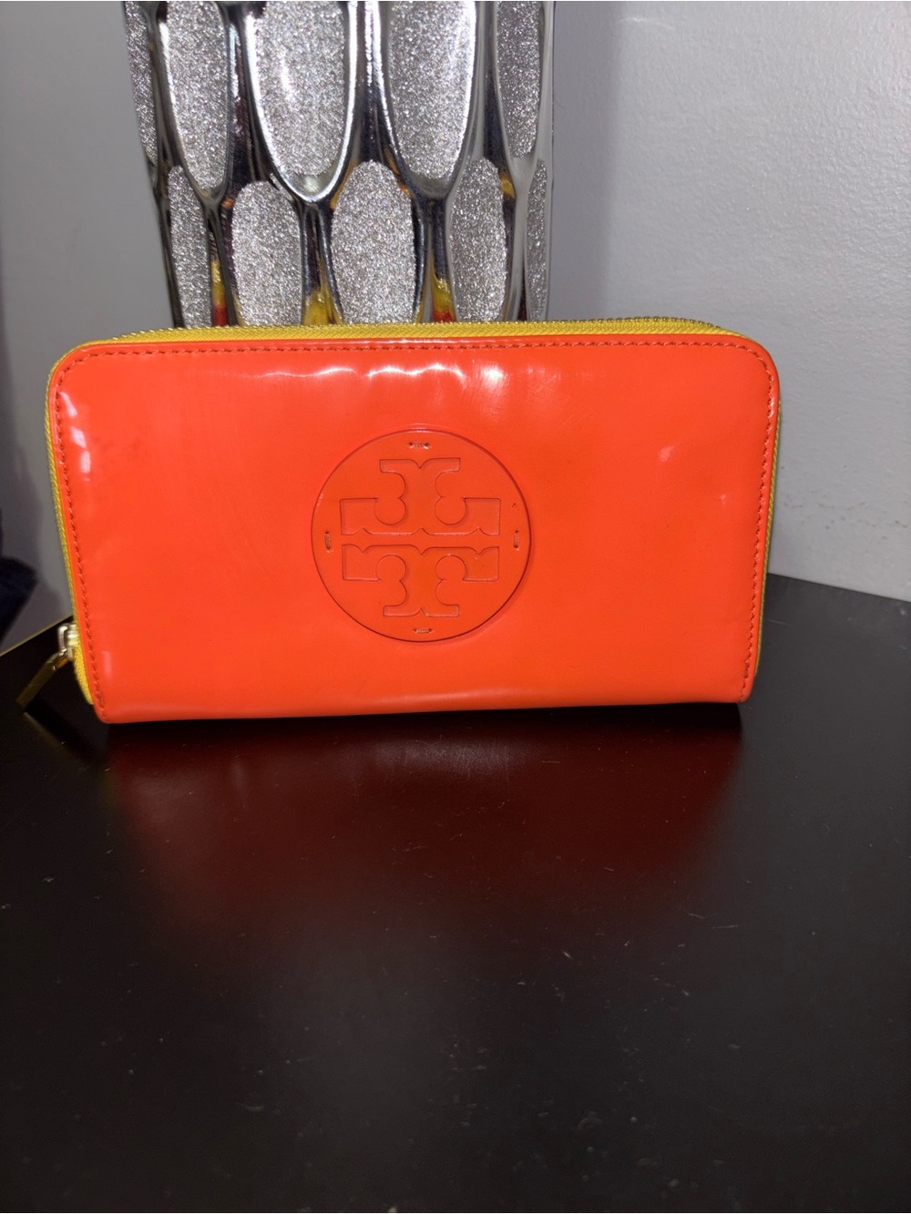 🍊 Tory Burch Patent Leather Continental Zip Wallet 🍊
